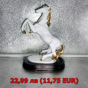 Фигура на кон малка